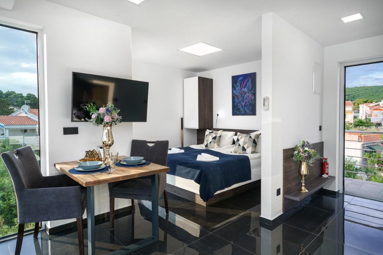 Alexandra Apartments ตรีบูนย์ ภายนอก รูปภาพ