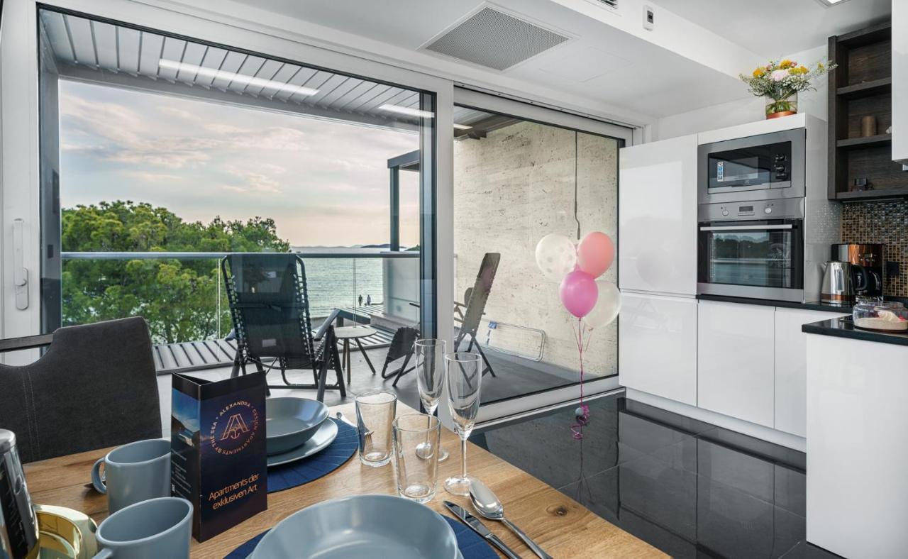 Alexandra Apartments ตรีบูนย์ ภายนอก รูปภาพ