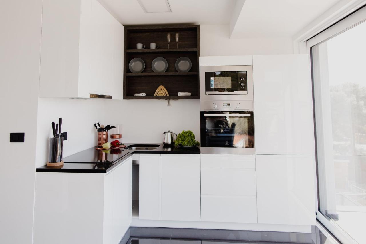 Alexandra Apartments ตรีบูนย์ ภายนอก รูปภาพ